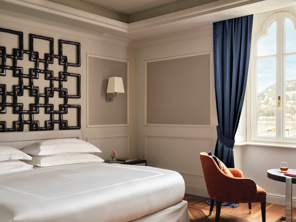 Palazzo Venezia — Hotel rooms in Como, Lombardy