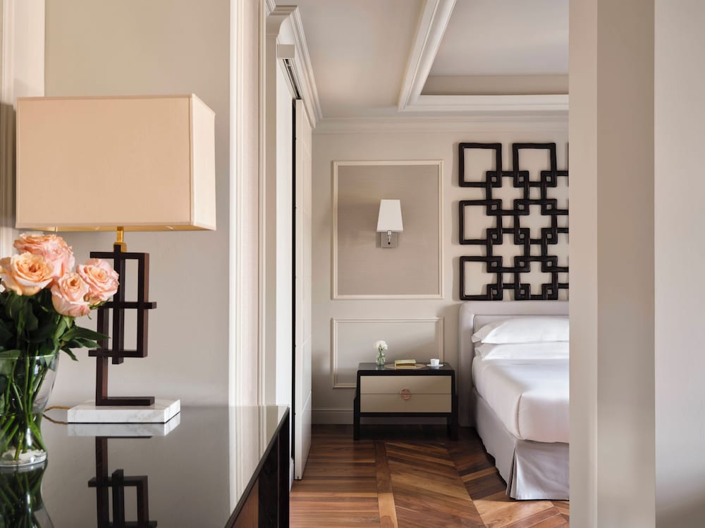 Palazzo Venezia — Hotel rooms in Como, Lombardy