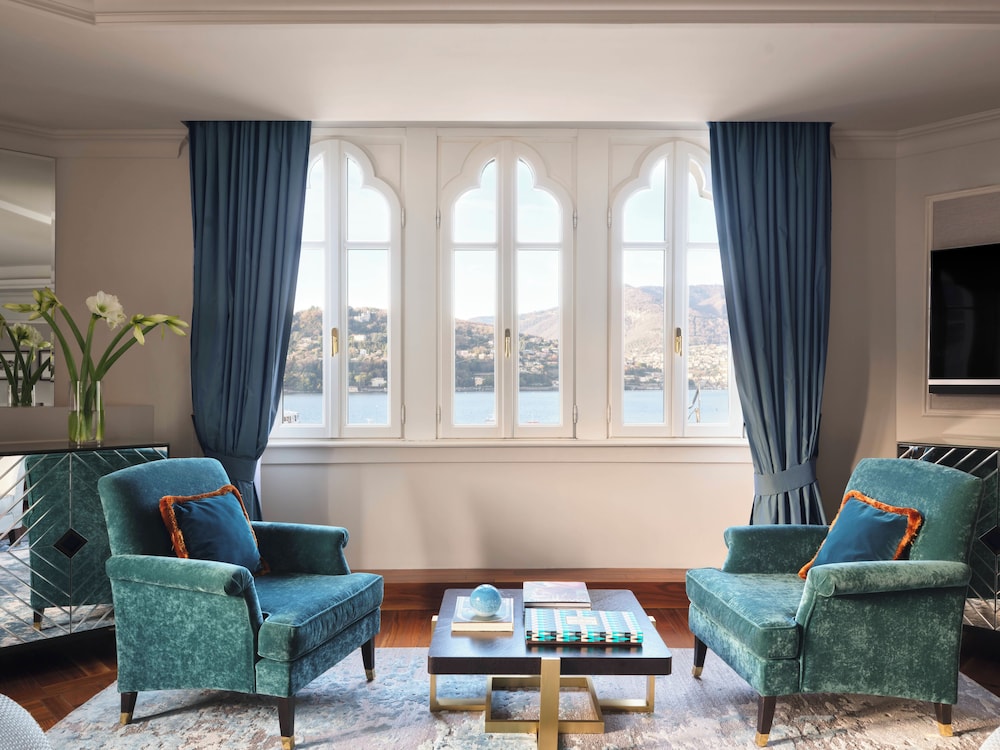 Palazzo Venezia — Hotel rooms in Como, Lombardy