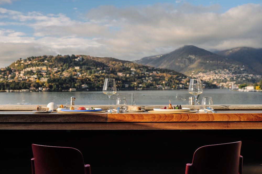 Palazzo Venezia — Restaurant & bars in Como, Lombardy