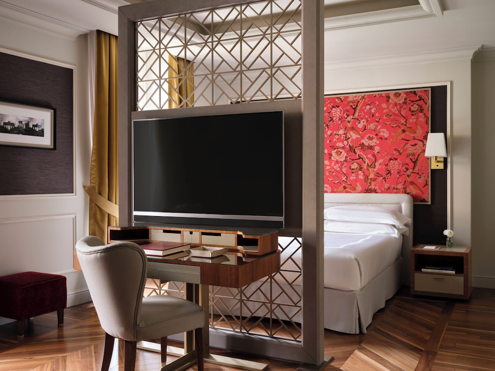 Palazzo Venezia — Hotel rooms in Como, Lombardy