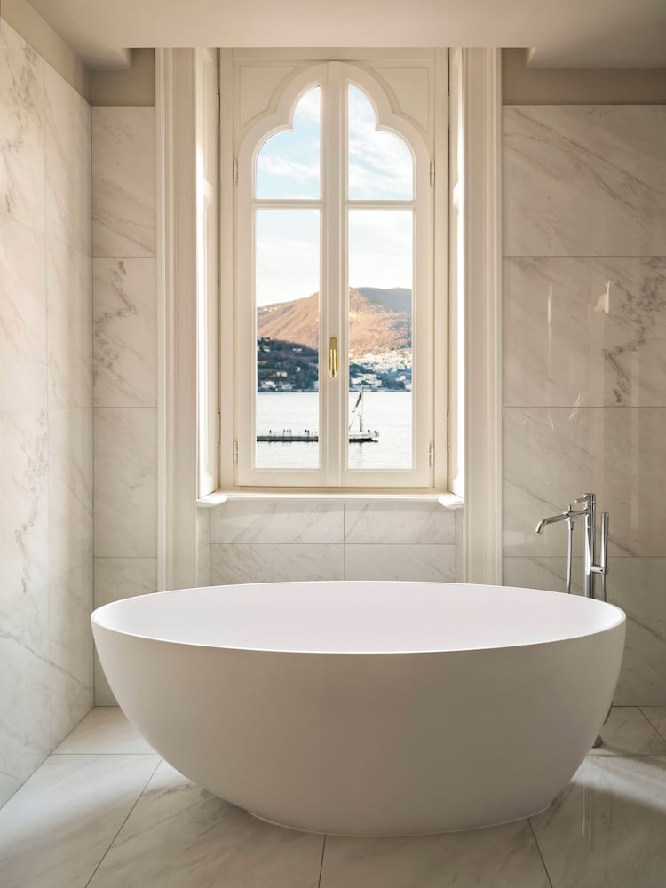 Palazzo Venezia — Hotel rooms in Como, Lombardy