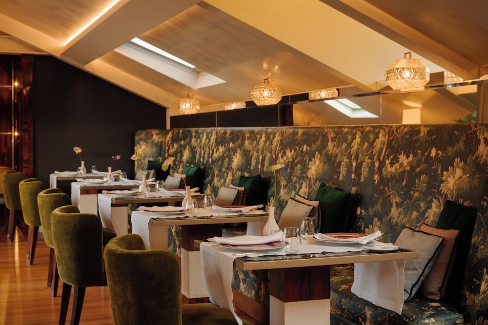 Palazzo Venezia — Restaurant & bars in Como, Lombardy