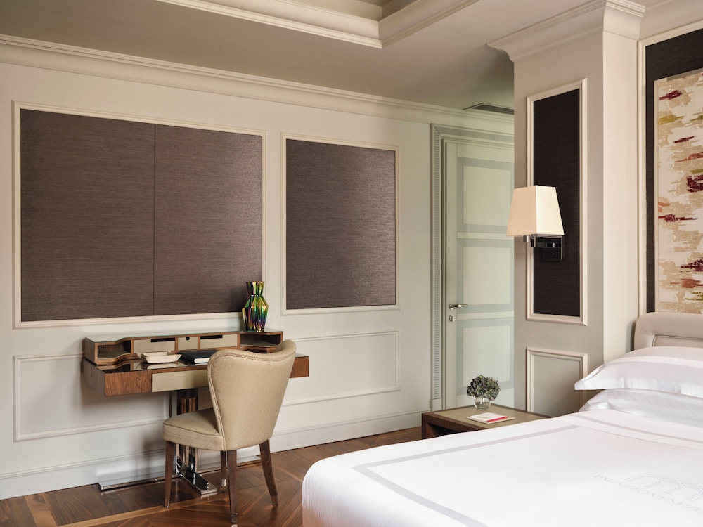 Palazzo Venezia — Hotel rooms in Como, Lombardy