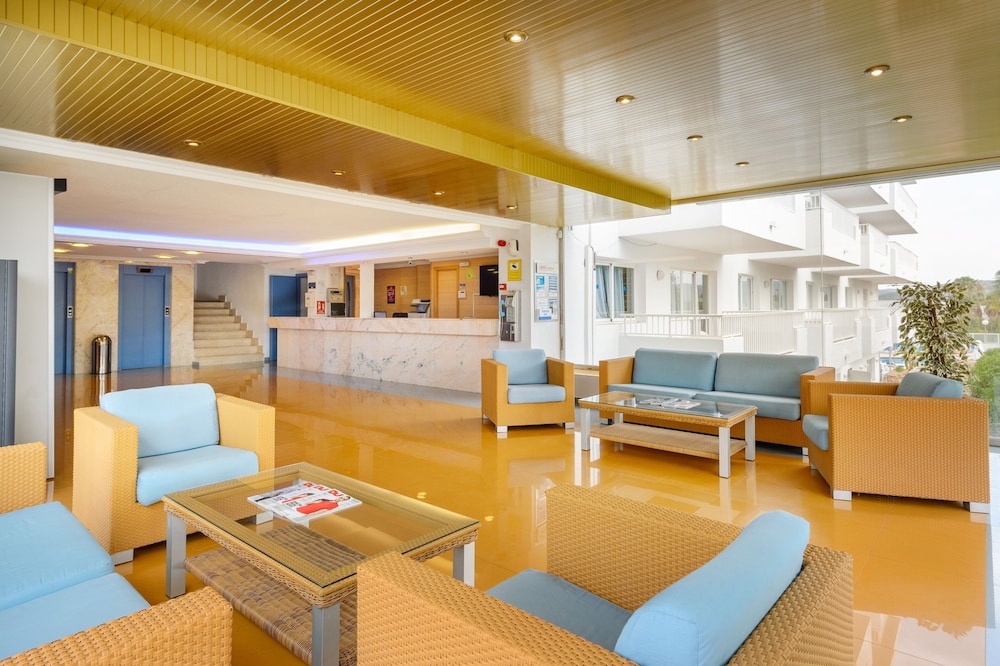 Aparthotel Vibra Monterrey — Hotel building in San Antonio, Balearic Islands