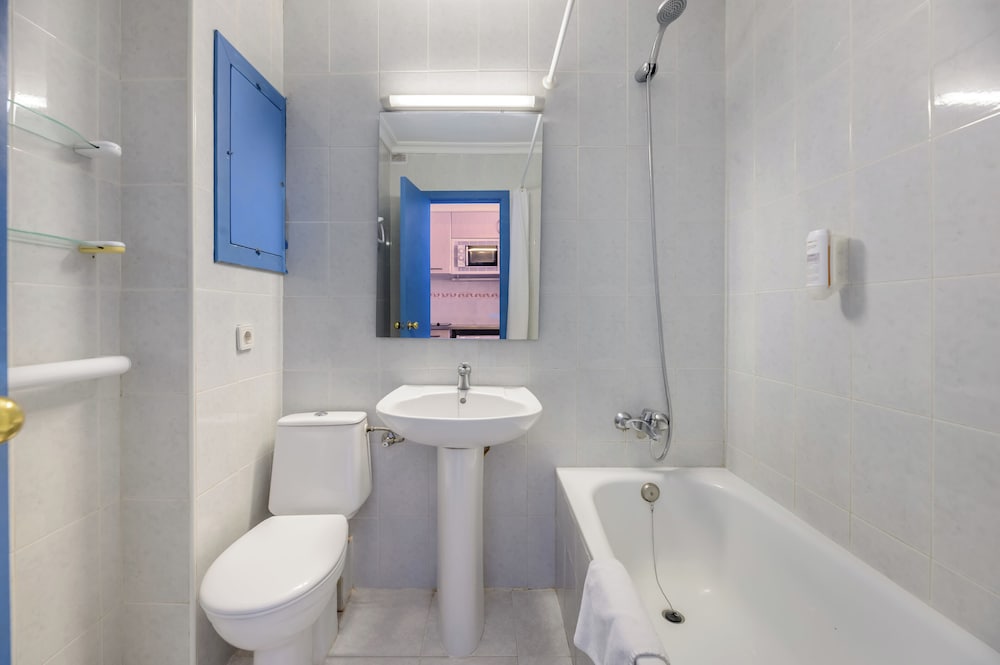 Aparthotel Vibra Monterrey — Hotel rooms in San Antonio, Balearic Islands