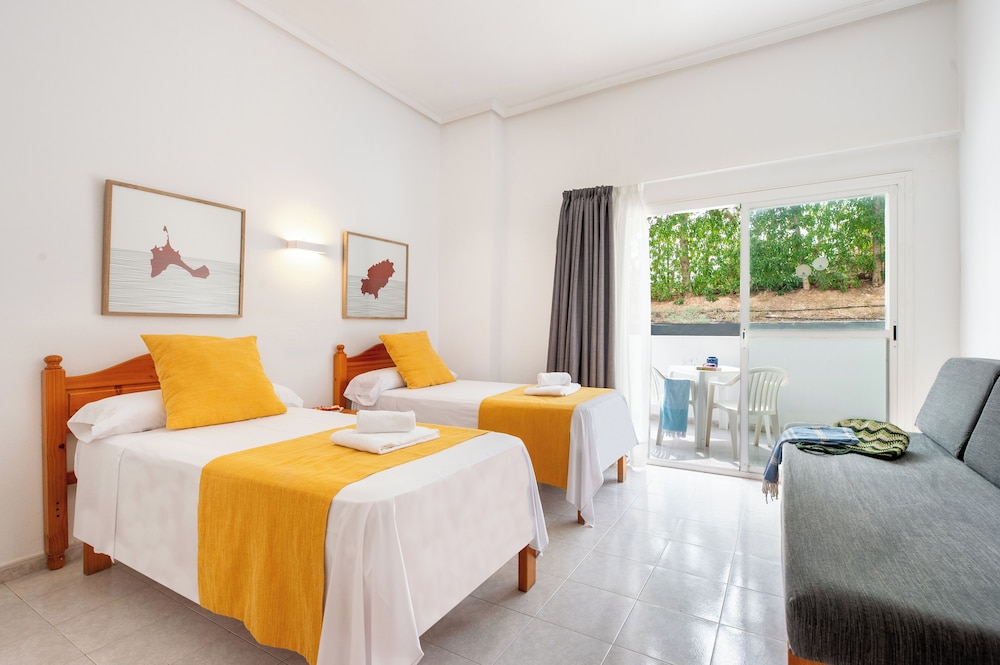 Aparthotel Vibra Monterrey — Hotel rooms in San Antonio, Balearic Islands