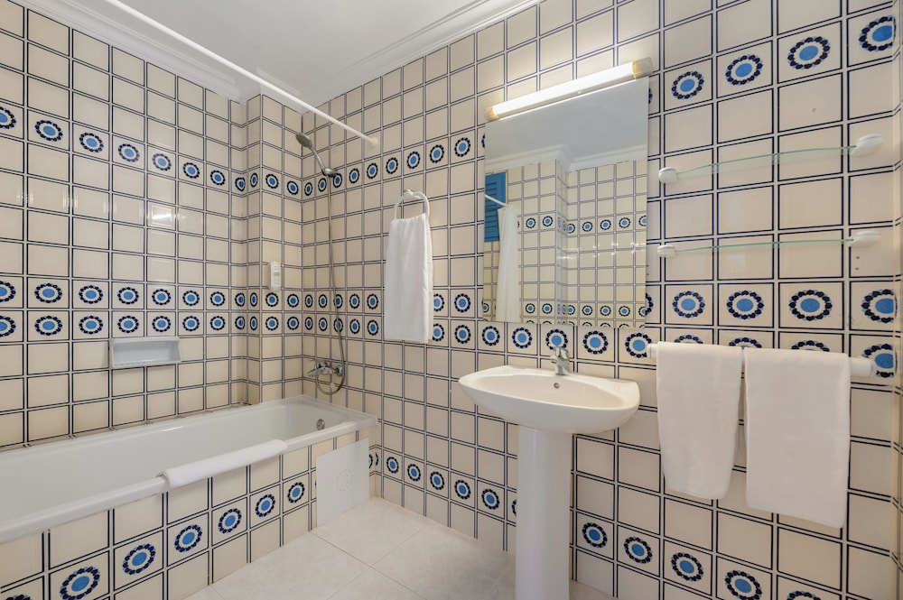 Aparthotel Vibra Monterrey — Hotel rooms in San Antonio, Balearic Islands