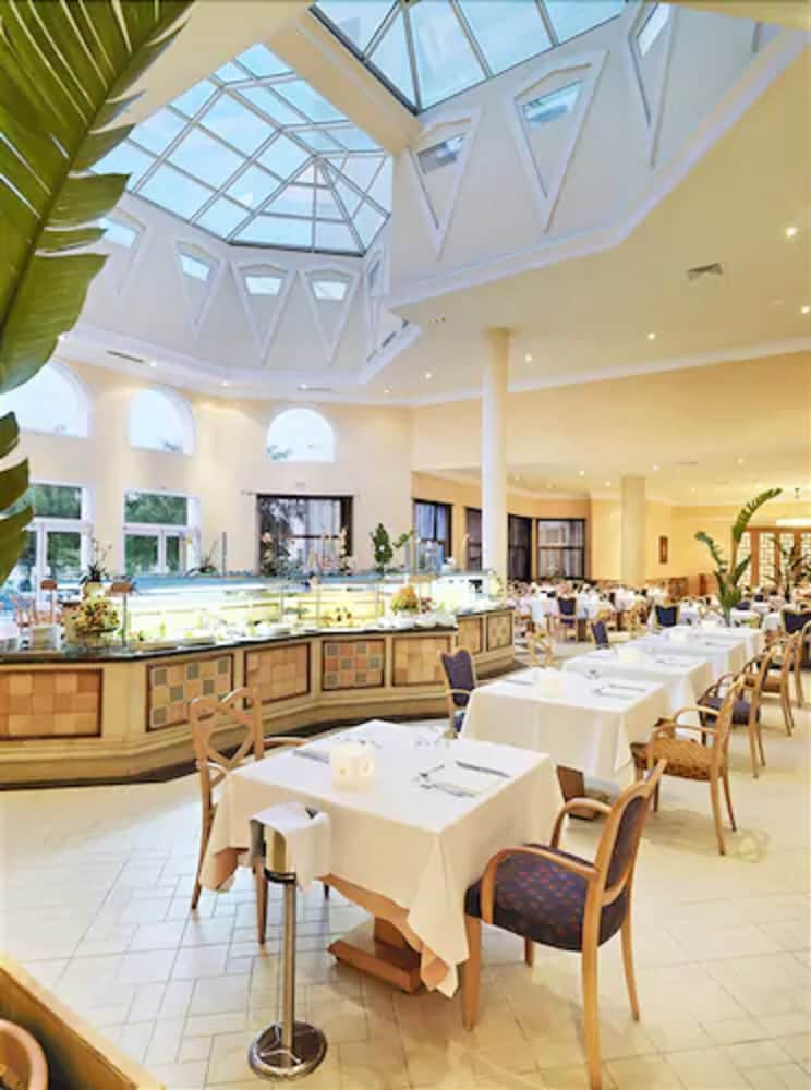 Vincci Saphir Palace & Spa — Restaurant & bars in Hammamet, Nabeul