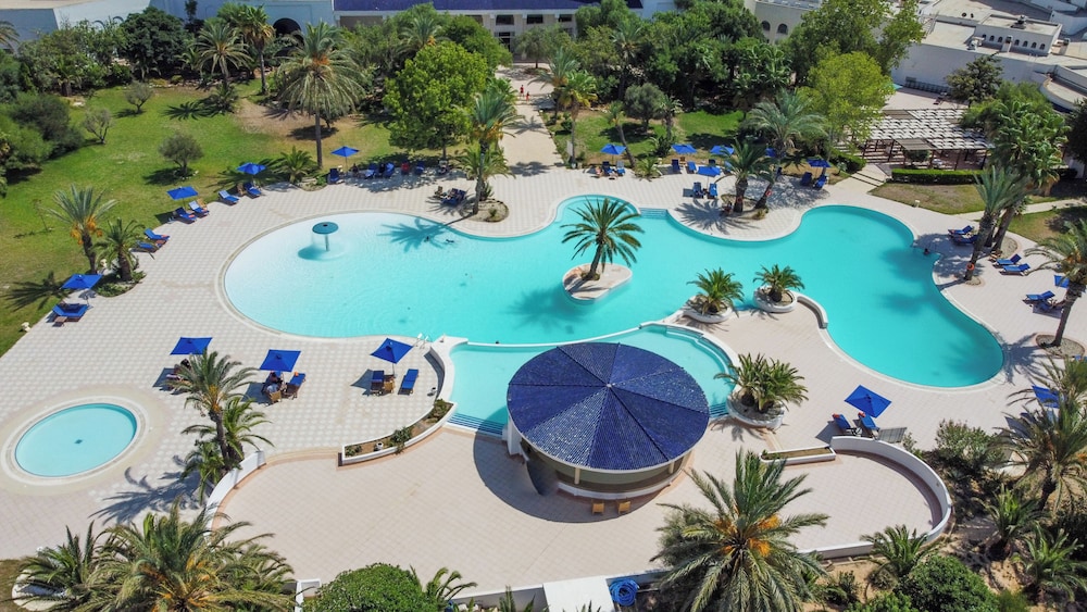 Vincci Saphir Palace & Spa — Swimming pool in Hammamet, Nabeul