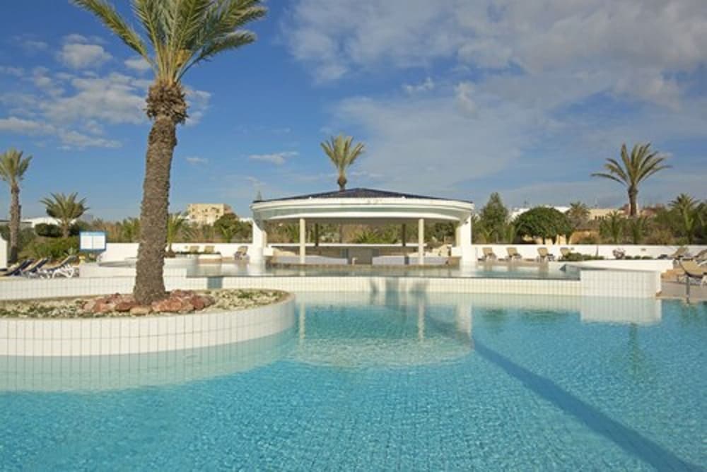 Vincci Saphir Palace & Spa — Swimming pool in Hammamet, Nabeul