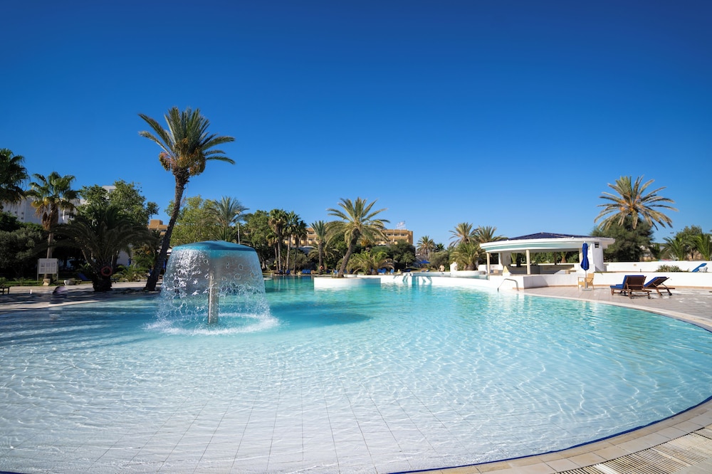 Vincci Saphir Palace & Spa — Swimming pool in Hammamet, Nabeul