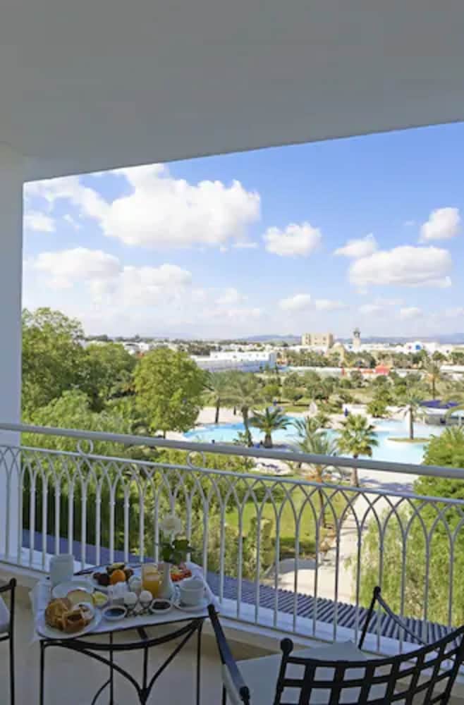 Vincci Saphir Palace & Spa — Swimming pool in Hammamet, Nabeul