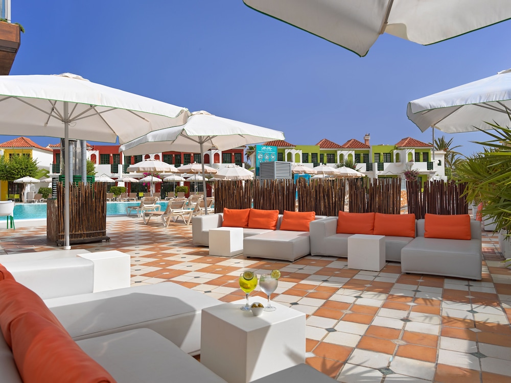 Bungalows Vistaflor — Swimming pool in Maspalomas, Canary Islands