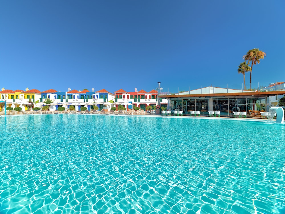 Bungalows Vistaflor — Swimming pool in Maspalomas, Canary Islands