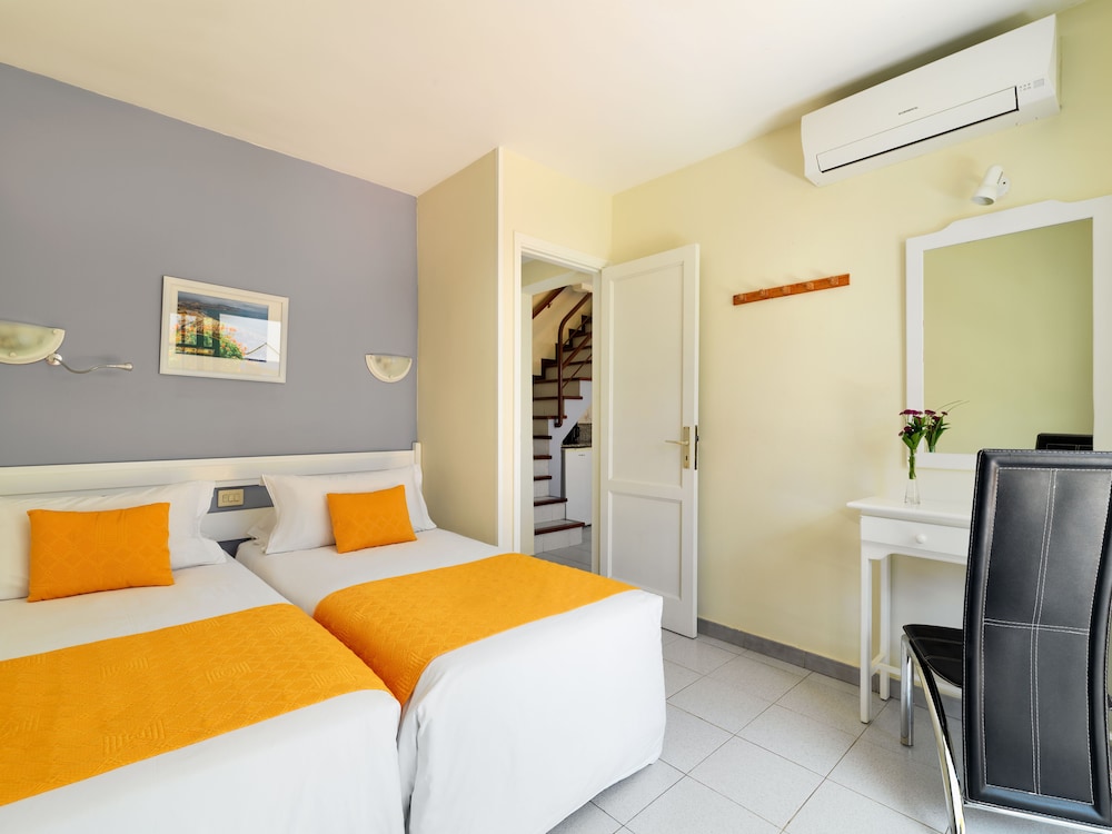 Bungalows Vistaflor — Hotel rooms in Maspalomas, Canary Islands