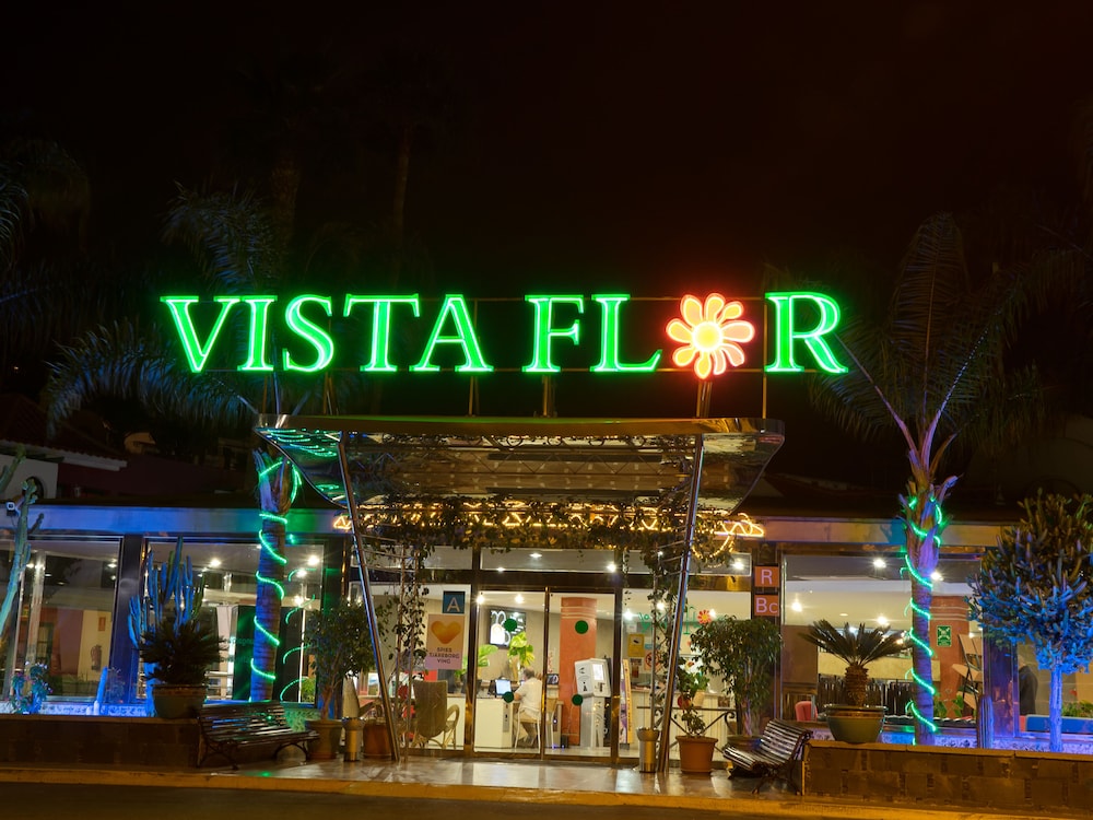 Bungalows Vistaflor — Hotel building in Maspalomas, Canary Islands