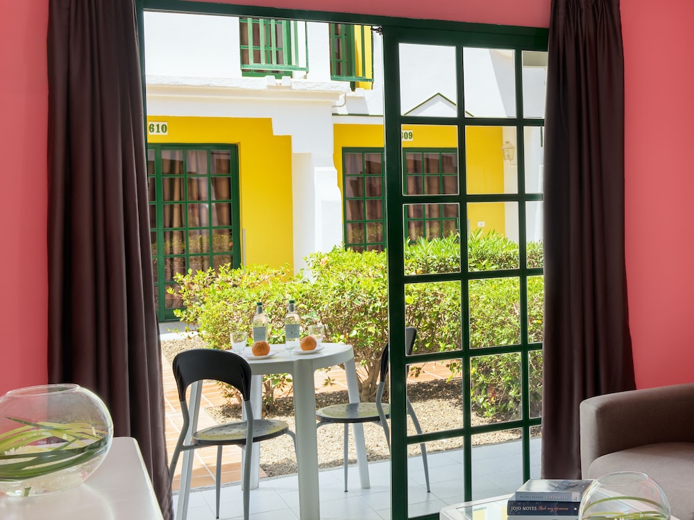 Bungalows Vistaflor — Hotel rooms in Maspalomas, Canary Islands