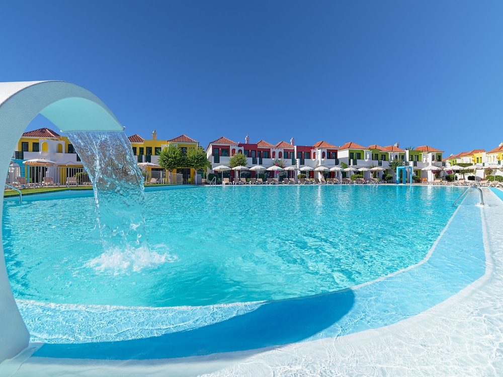 Bungalows Vistaflor — Swimming pool in Maspalomas, Canary Islands