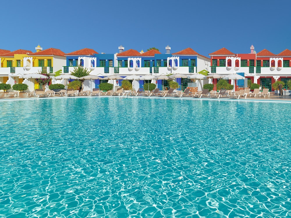 Bungalows Vistaflor — Swimming pool in Maspalomas, Canary Islands