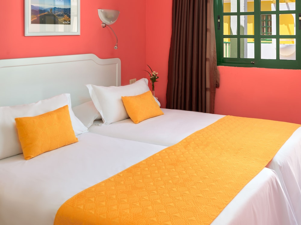 Bungalows Vistaflor — Hotel rooms in Maspalomas, Canary Islands