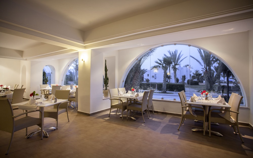 Seabel Aladin — Restaurant & bars in Aghir, Medenine