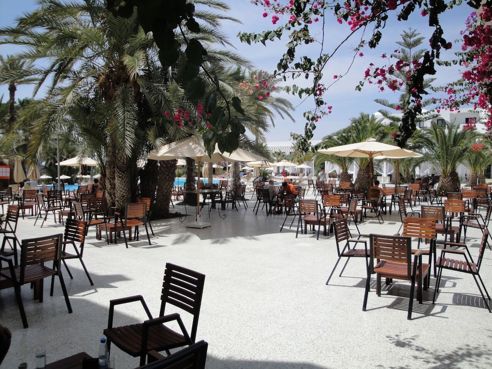 Seabel Aladin — Restaurant & bars in Aghir, Medenine
