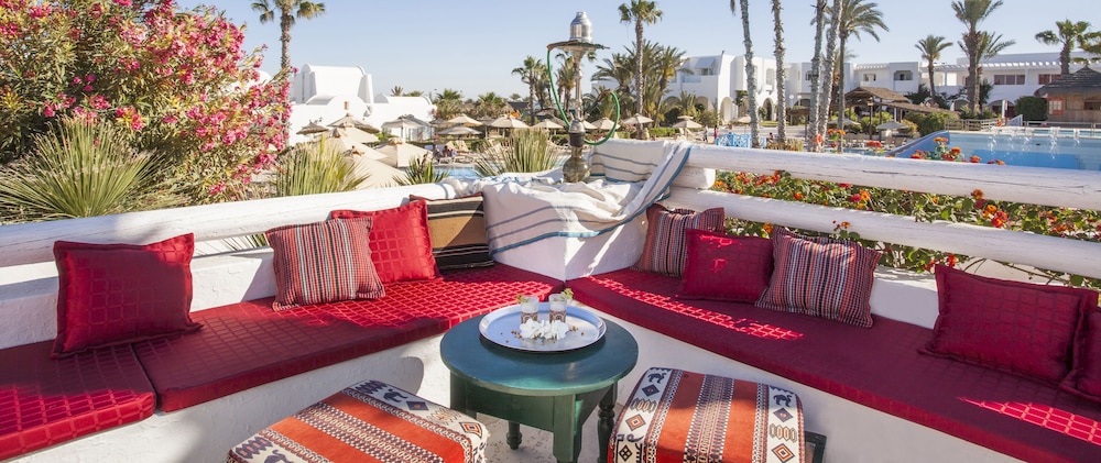 Seabel Aladin — Restaurant & bars in Aghir, Medenine