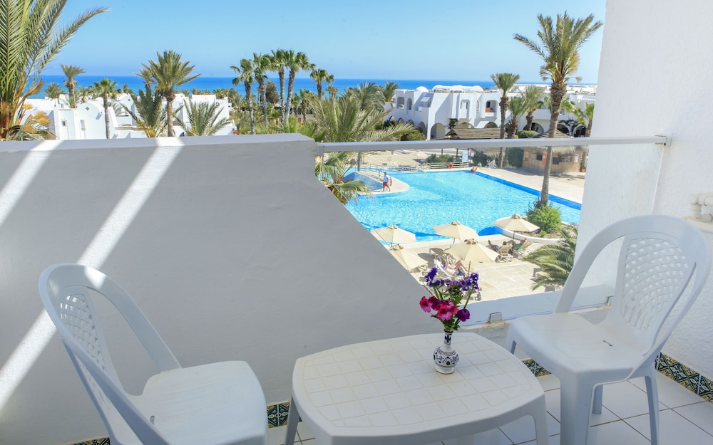 Seabel Aladin — Swimming pool in Aghir, Medenine
