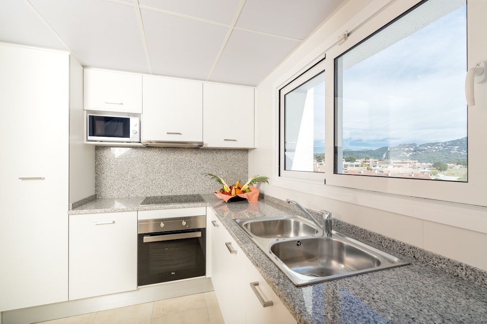 Apartaments Condado — Hotel rooms in Lloret de Mar, Catalonia