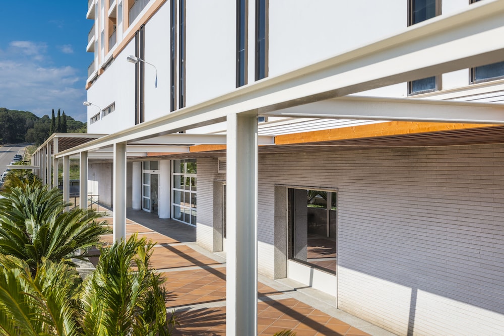 Apartaments Condado — Hotel building in Lloret de Mar, Catalonia