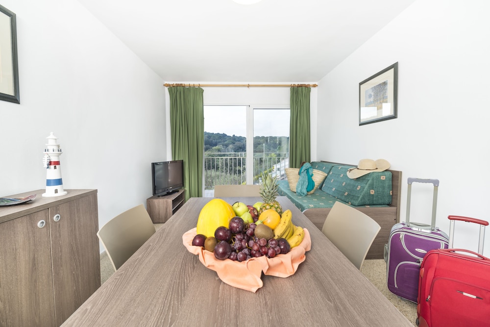 Apartaments Condado — Hotel rooms in Lloret de Mar, Catalonia
