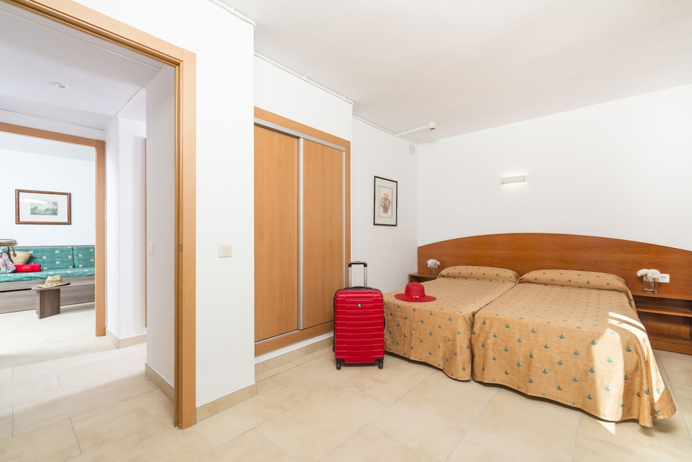 Apartaments Condado — Hotel rooms in Lloret de Mar, Catalonia