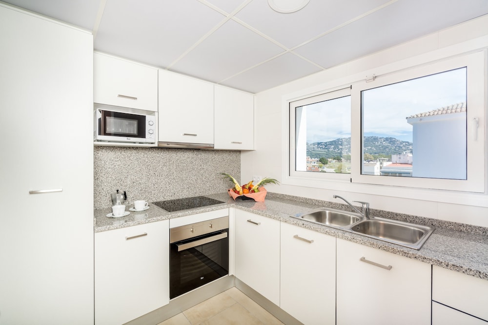 Apartaments Condado — Hotel rooms in Lloret de Mar, Catalonia