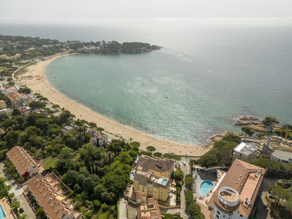 Hotel ILUNION Caleta Park - zdjęcie 3
