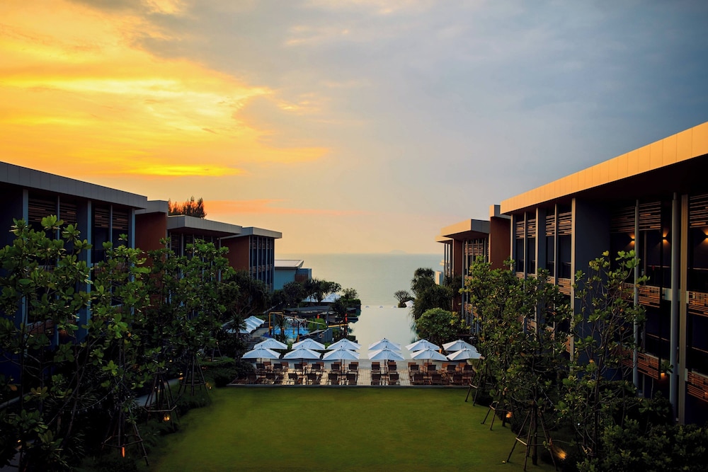 Renaissance Pattaya Resort & Spa — Hotel building in Sattahip, Chonburi