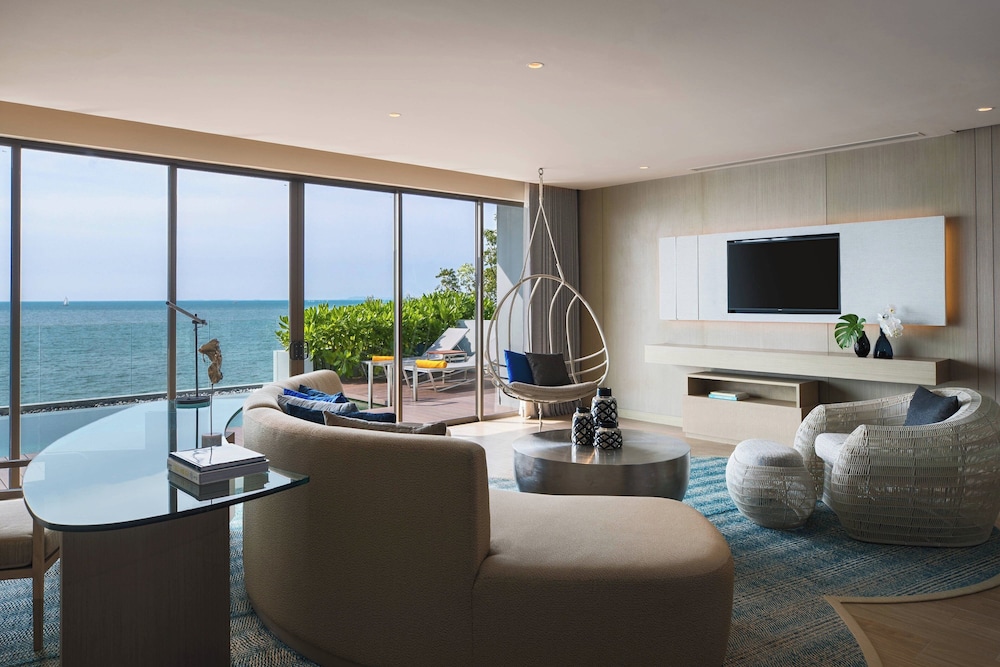 Renaissance Pattaya Resort & Spa — Hotel rooms in Sattahip, Chonburi