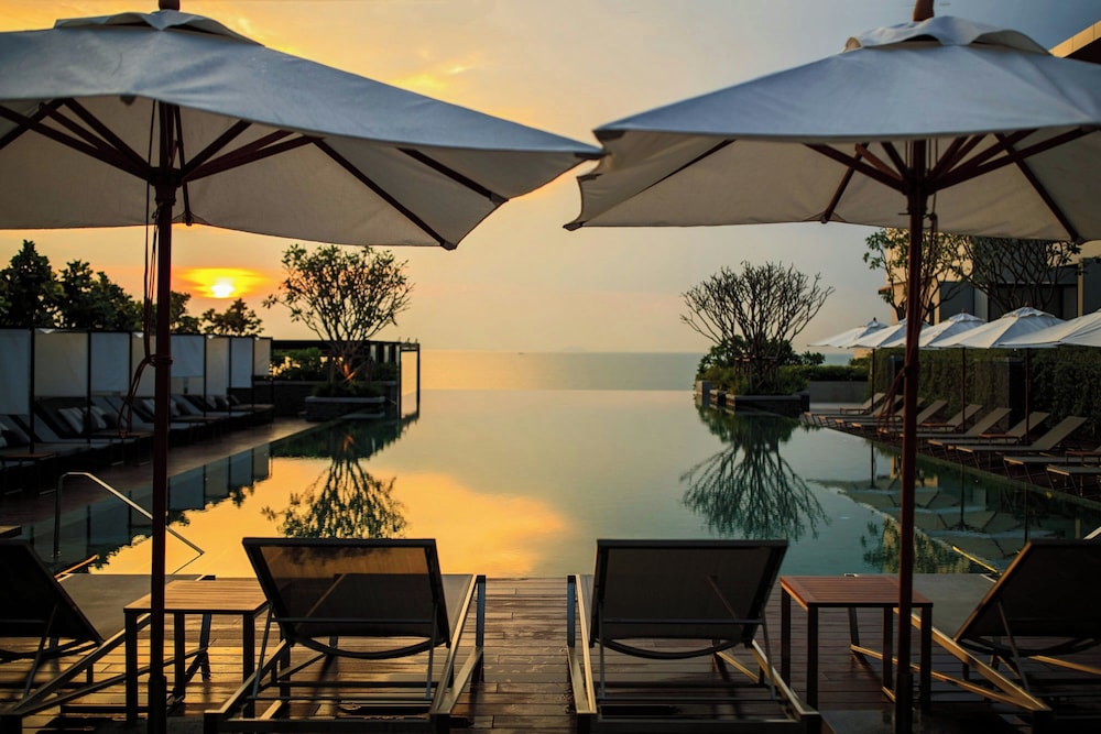 Renaissance Pattaya Resort & Spa — Swimming pool in Sattahip, Chonburi