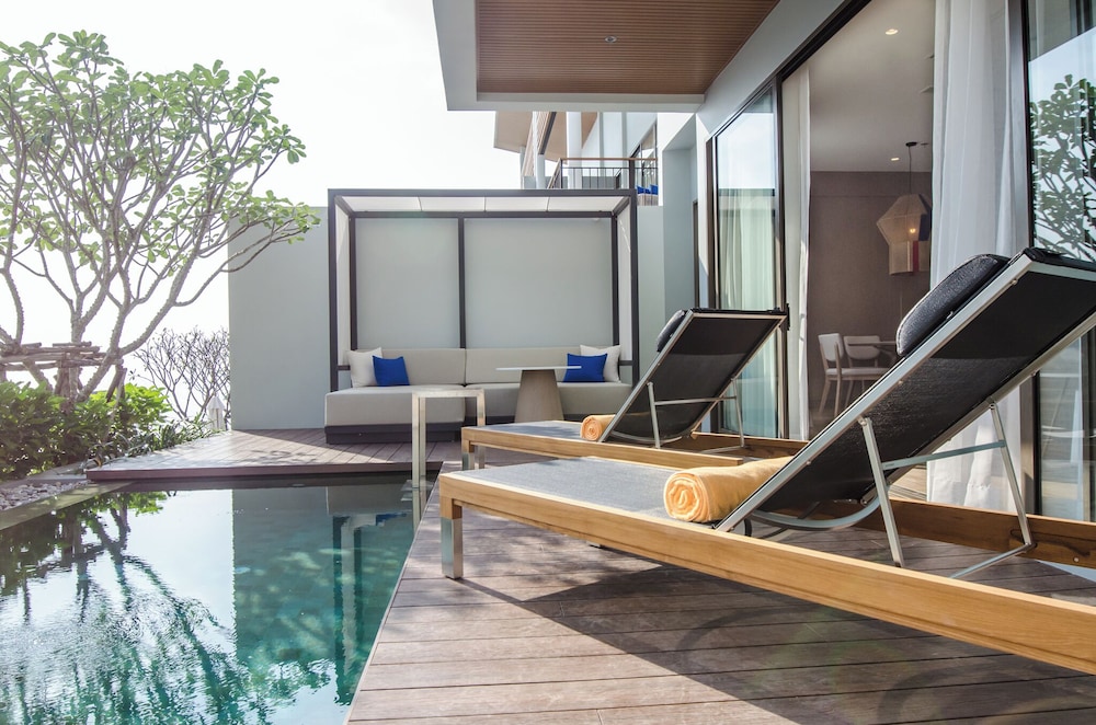 Renaissance Pattaya Resort & Spa — Swimming pool in Sattahip, Chonburi