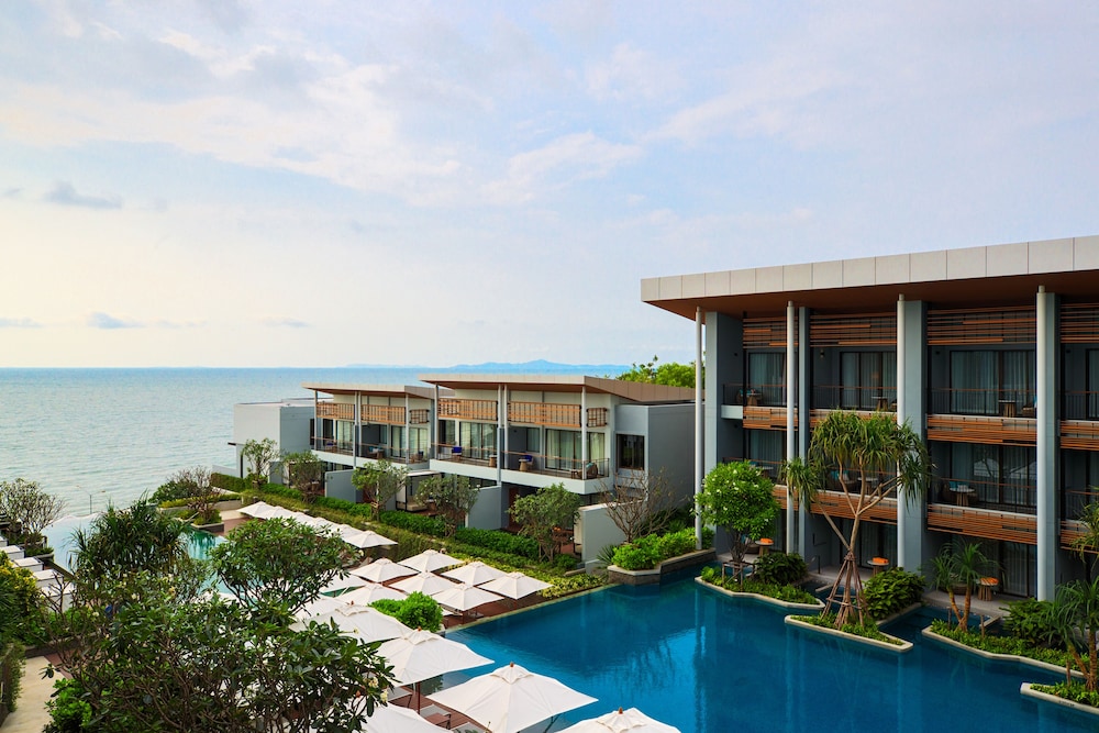 Renaissance Pattaya Resort & Spa — Swimming pool in Sattahip, Chonburi