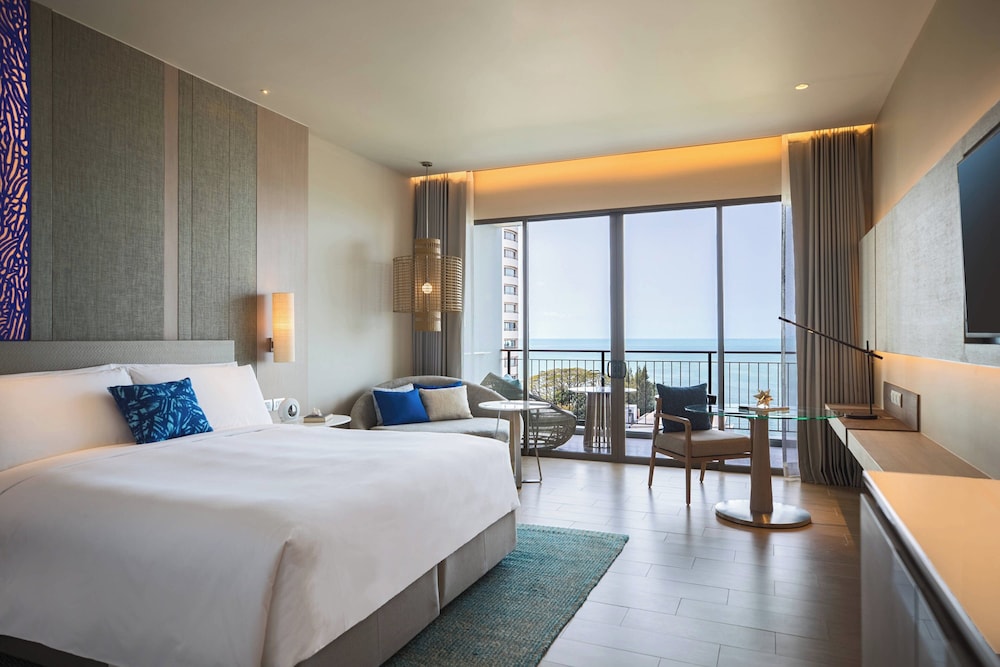 Renaissance Pattaya Resort & Spa — Hotel rooms in Sattahip, Chonburi