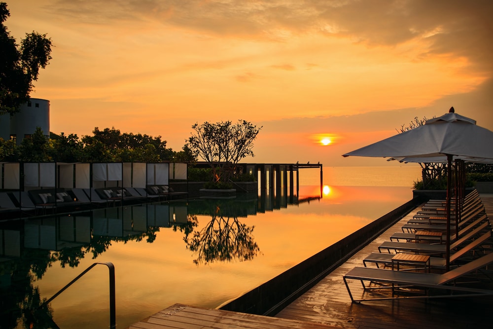 Renaissance Pattaya Resort & Spa — Swimming pool in Sattahip, Chonburi
