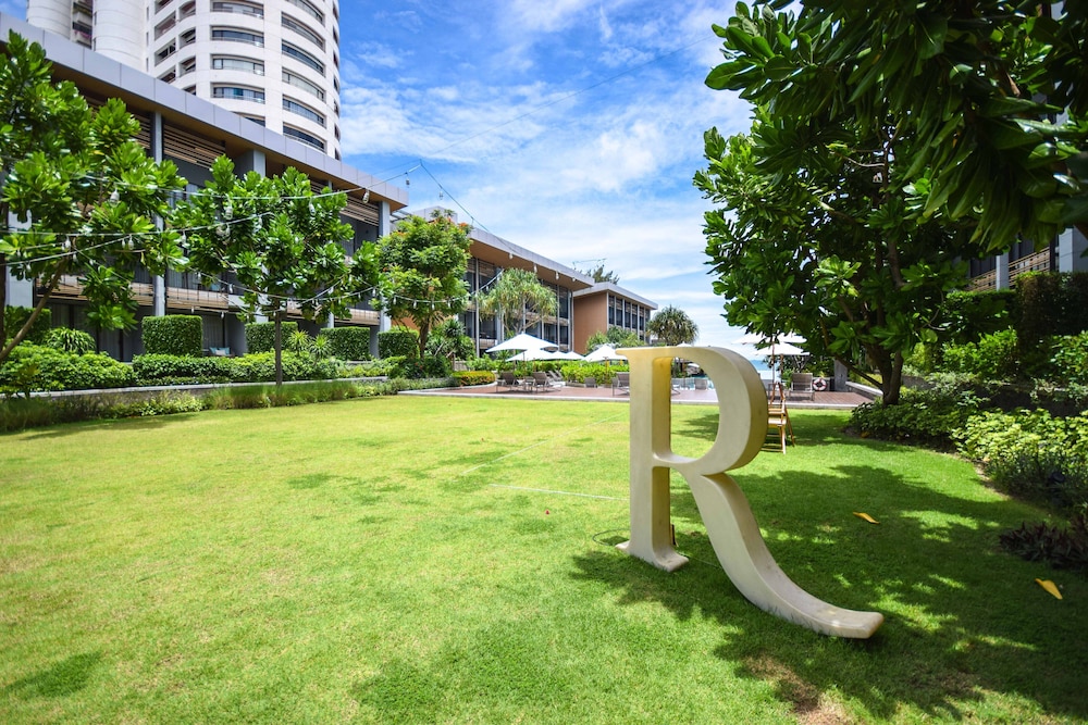 Renaissance Pattaya Resort & Spa — Hotel building in Sattahip, Chonburi