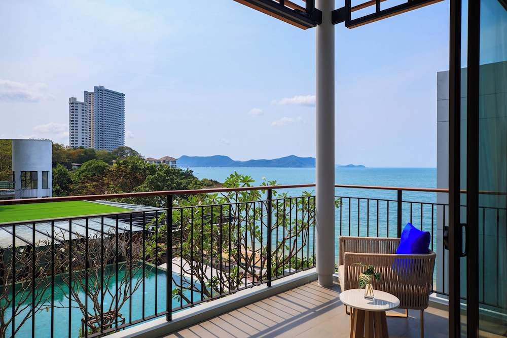Renaissance Pattaya Resort & Spa — Hotel rooms in Sattahip, Chonburi