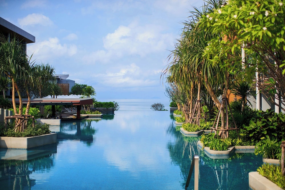 Renaissance Pattaya Resort & Spa — Swimming pool in Sattahip, Chonburi