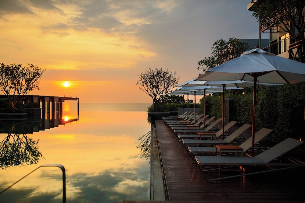 Renaissance Pattaya Resort & Spa — Swimming pool in Sattahip, Chonburi