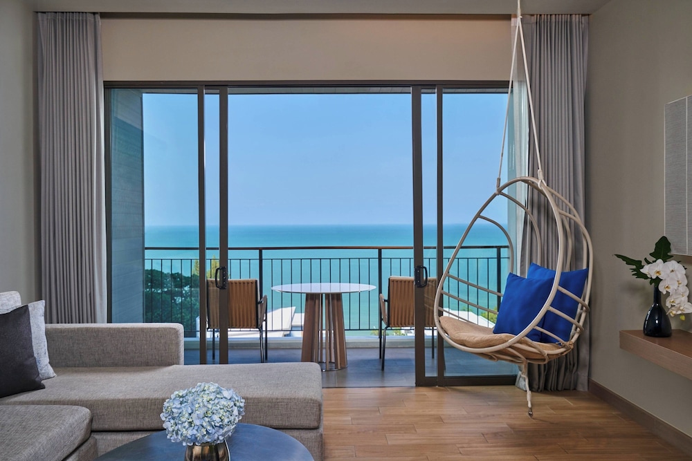 Renaissance Pattaya Resort & Spa — Hotel rooms in Sattahip, Chonburi