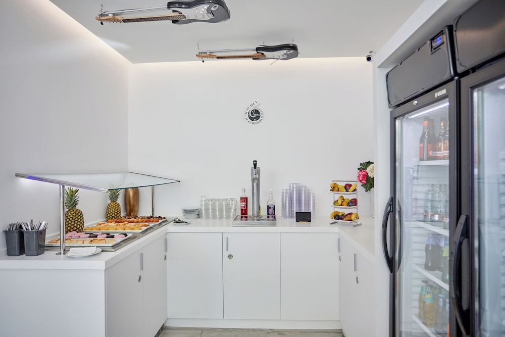 Sandos Benidorm Suites — Restaurant & bars in Benidorm, Valencian Community