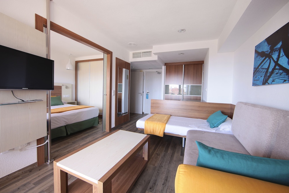 Sandos Benidorm Suites — Hotel rooms in Benidorm, Valencian Community