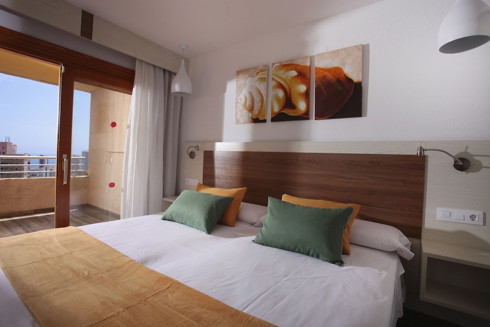 Sandos Benidorm Suites — Hotel rooms in Benidorm, Valencian Community